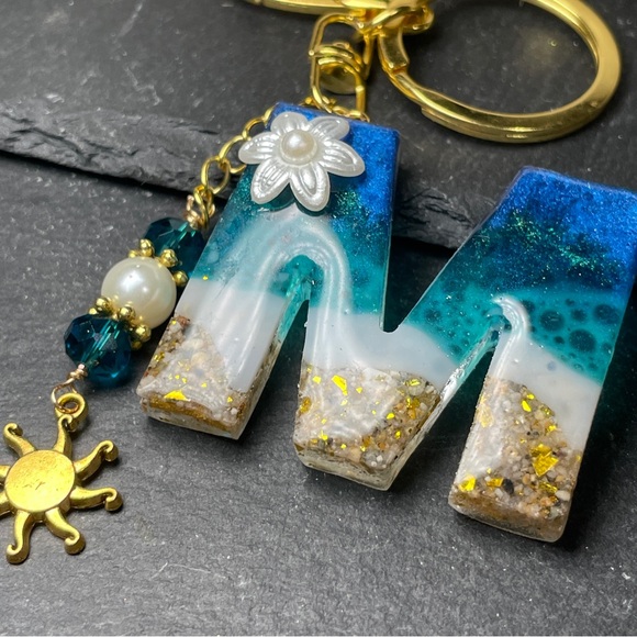 Real Sand Blue And Gold Ocean Inspired Letter “M” Initial Keychain And Sun Charm - Picture 4 of 14